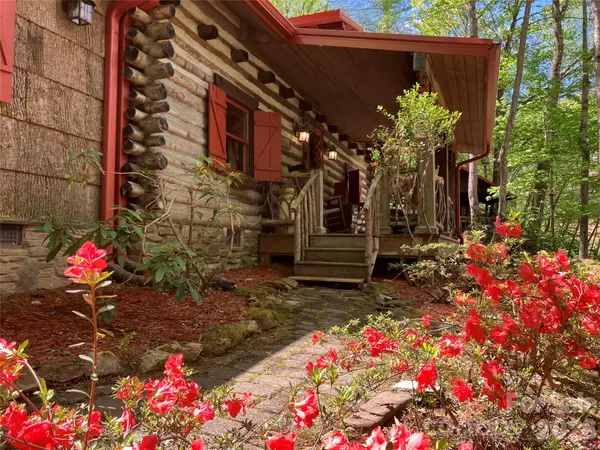 12 Victoria Rose Lane, Waynesville, NC 28785