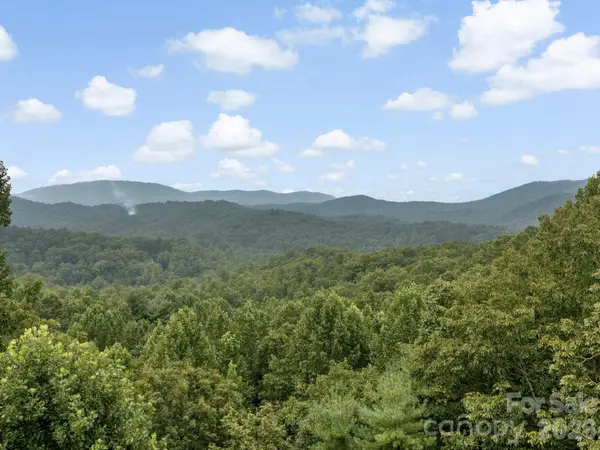 60 Whispering Stream Trail, Hendersonville, NC 28739