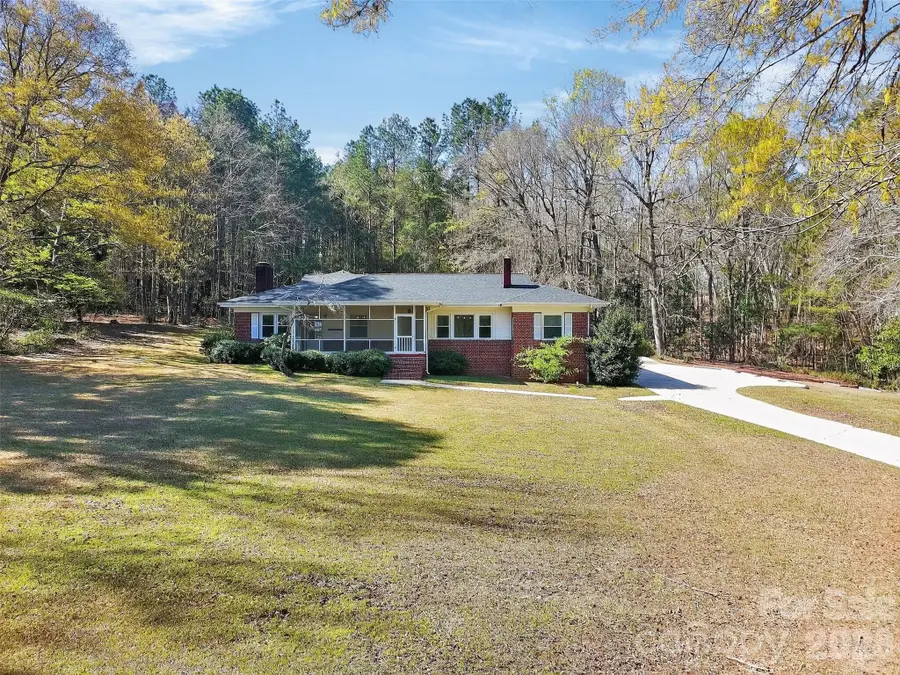 46 Pinecrest Avenue, Great Falls, SC 29055 - #2