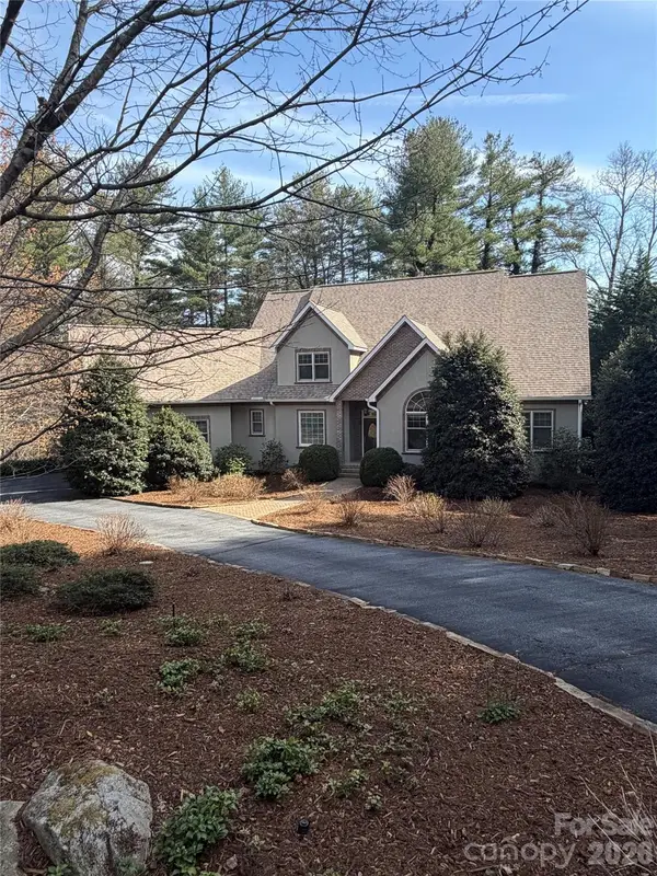 110 Fox Chase Drive, Hendersonville, NC 28739