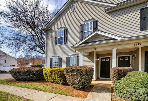 1911 Flushing Court, Charlotte, NC 28215