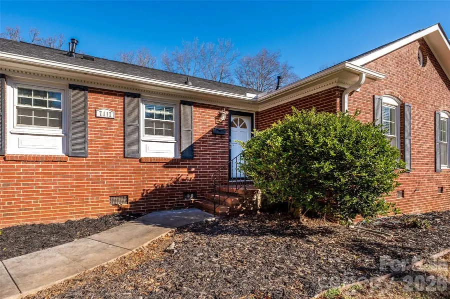 7117 Woodstream Drive, Charlotte, NC 28210 - #2