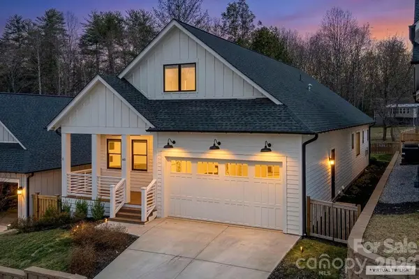 40 Hidden Pond Lane, Brevard, NC 28712