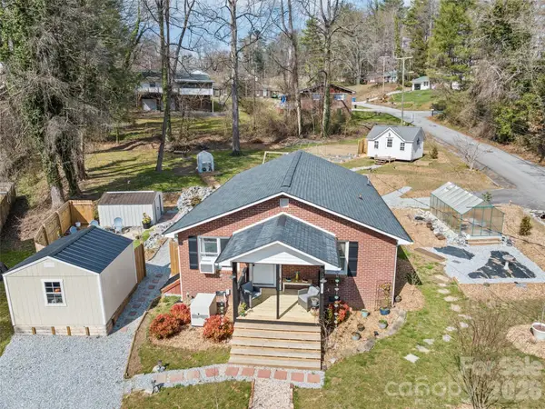 110 Ewart Drive, Hendersonville, NC 28739