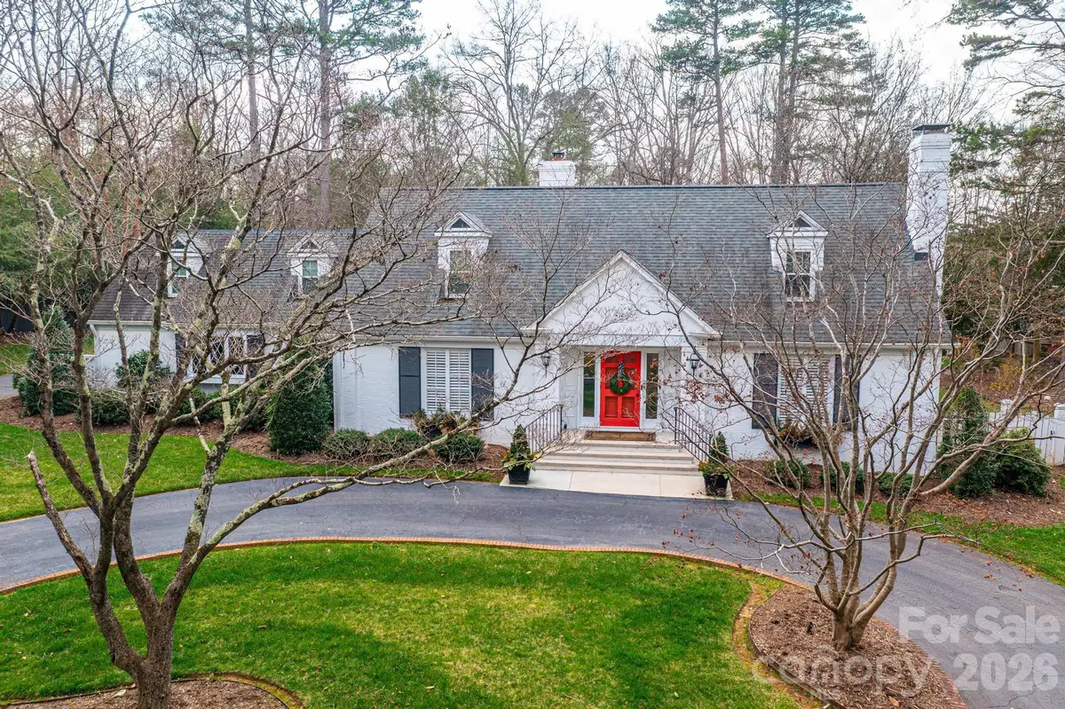 935 18th Avenue Drive Nw, Hickory, NC 28601 - #1