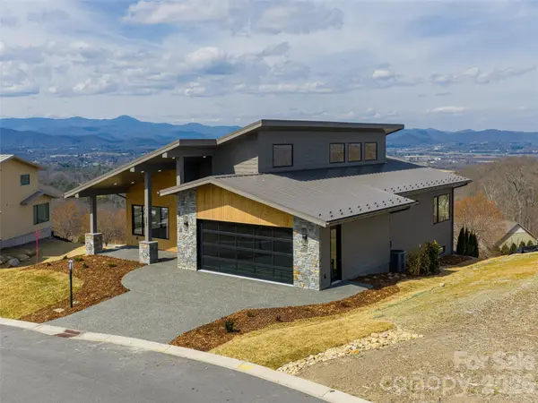 247 Coachman Drive, Hendersonville, NC 28791