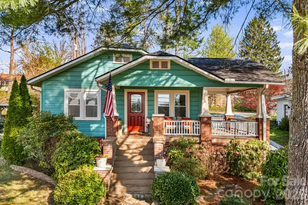 1207 Willow Road, Hendersonville, NC 28739