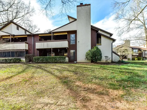 7304 Winery Lane, Charlotte, NC 28227