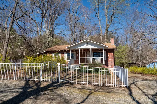 525 E Mills Street, Columbus, NC 28722