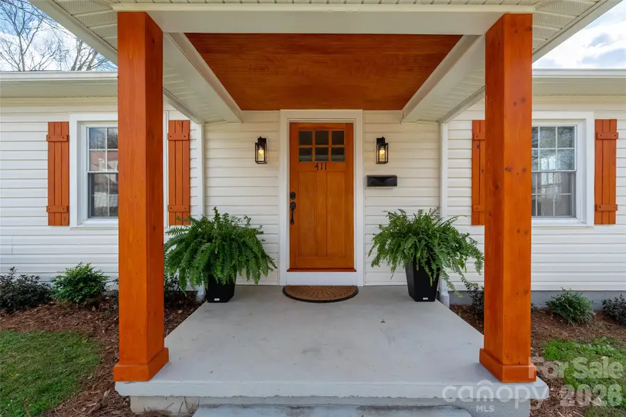 411 W Sycamore Street, Lincolnton, NC 28092 - #2