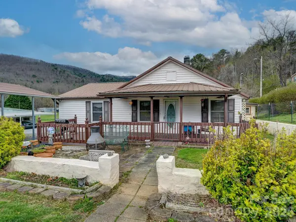 118 & 124 East Lawson Road, Hot Springs, NC 28743