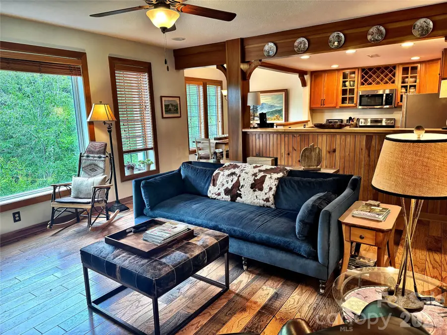 222 Creekside Way #D201, Burnsville, NC 28714 - #2
