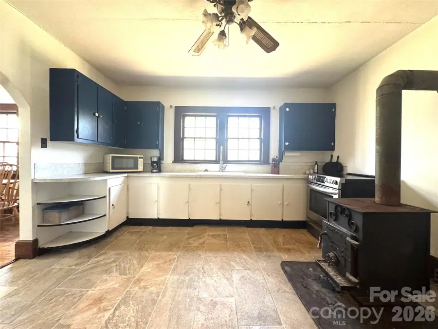 905 Conover Boulevard E, Conover, NC 28613 - #2