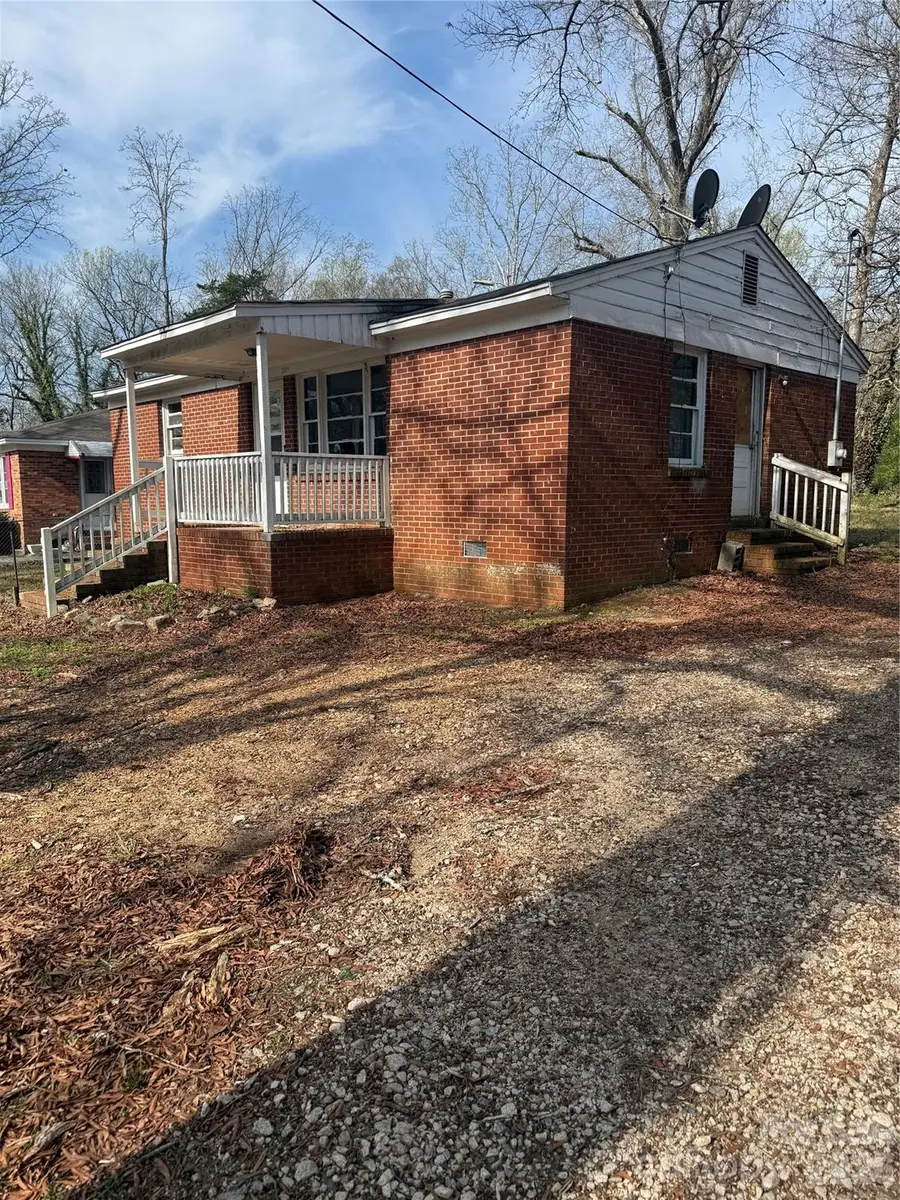 205 Jewel Street, Chester, SC 29706 - #2