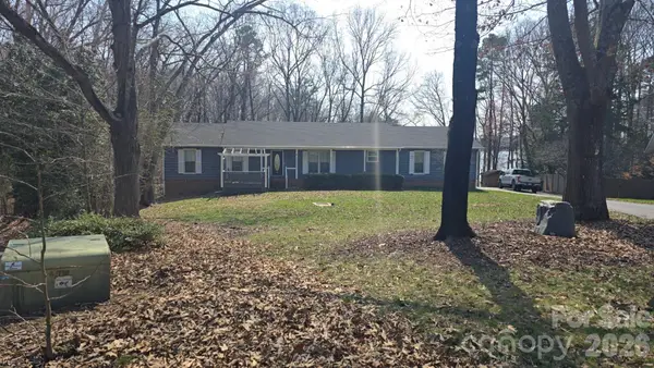 3908 Oak Hollow Court, High Point, NC 27265