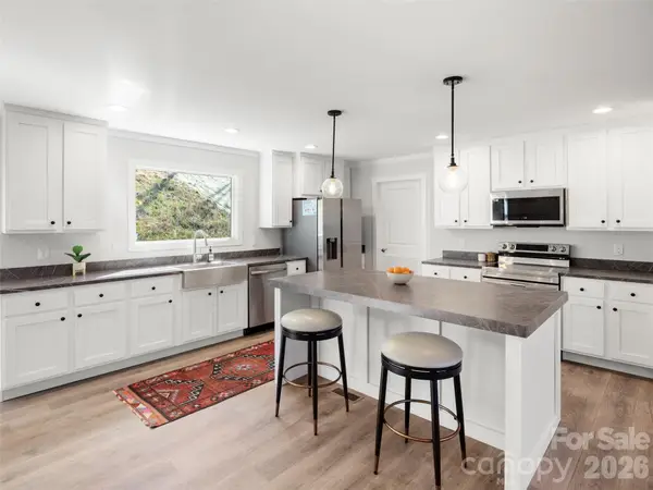 502 Hutch Mountain Road, Fletcher, NC 28732