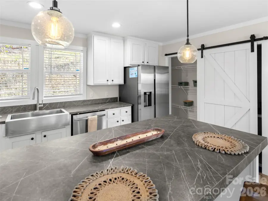 512 Hutch Mountain Road, Fletcher, NC 28732 - #2