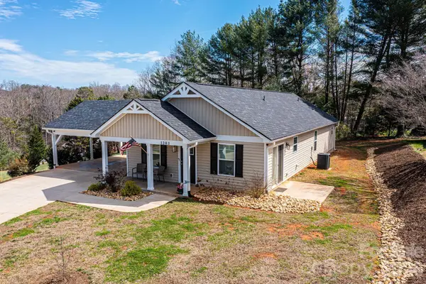 1203 Hillsboro Court, Lenoir, NC 28645