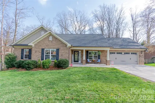 6729 Rollingwood Drive, Clemmons, NC 27012