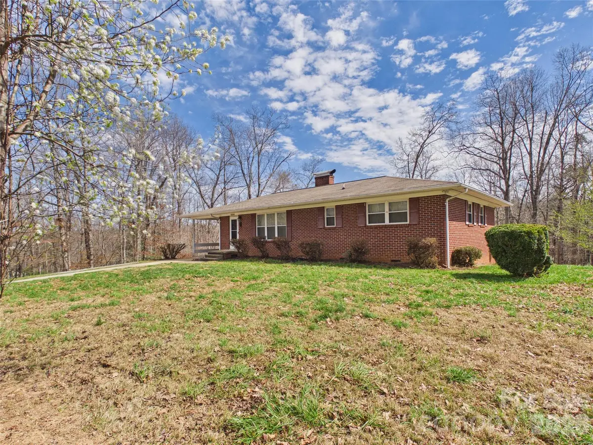 1331 Idlewood Street Sw, Lenoir, NC 28645 - #1