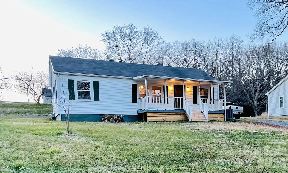 5216 Eaton Circle, Charlotte, NC 28208 - #1