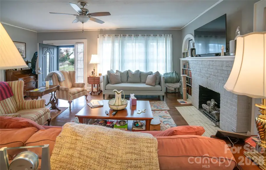 308 Beall Street Nw, Lenoir, NC 28645 - #2