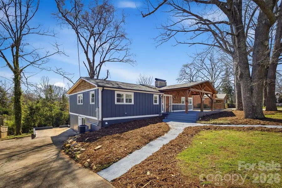 223 W Park Drive, Morganton, NC 28655 - #2