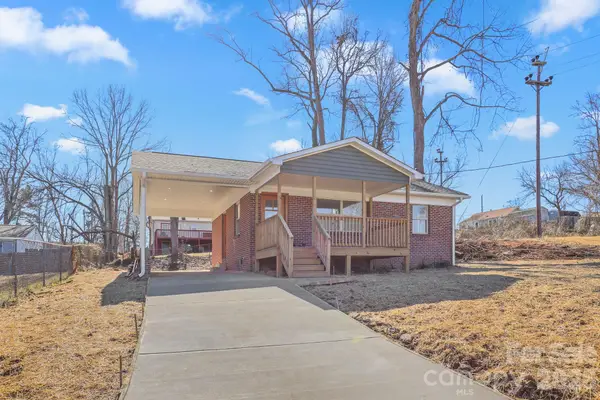 2991 1st Avenue Place Nw, Hickory, NC 28601