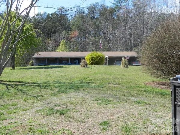 2797 Playmore Beach Road Nw, Morganton, NC 28655