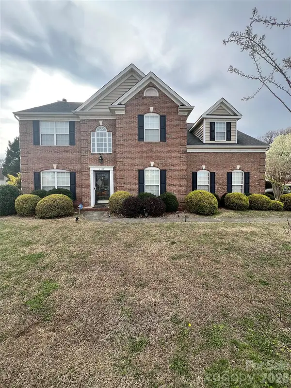 8329 Beardsley Drive, Charlotte, NC 28269