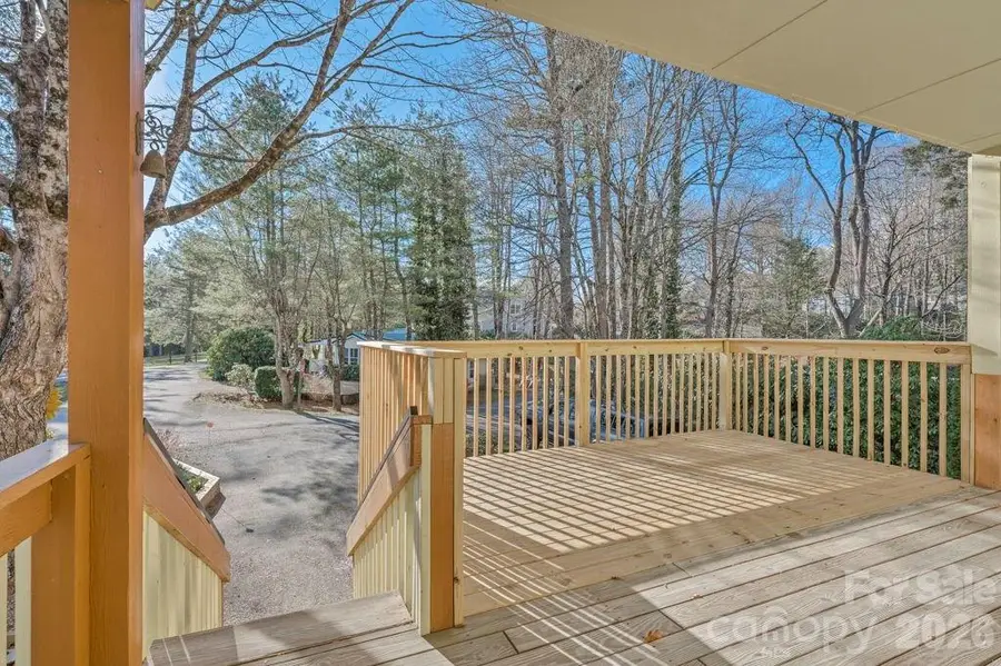 6 Ridgewood Lane, Newland, NC 28657 - #2