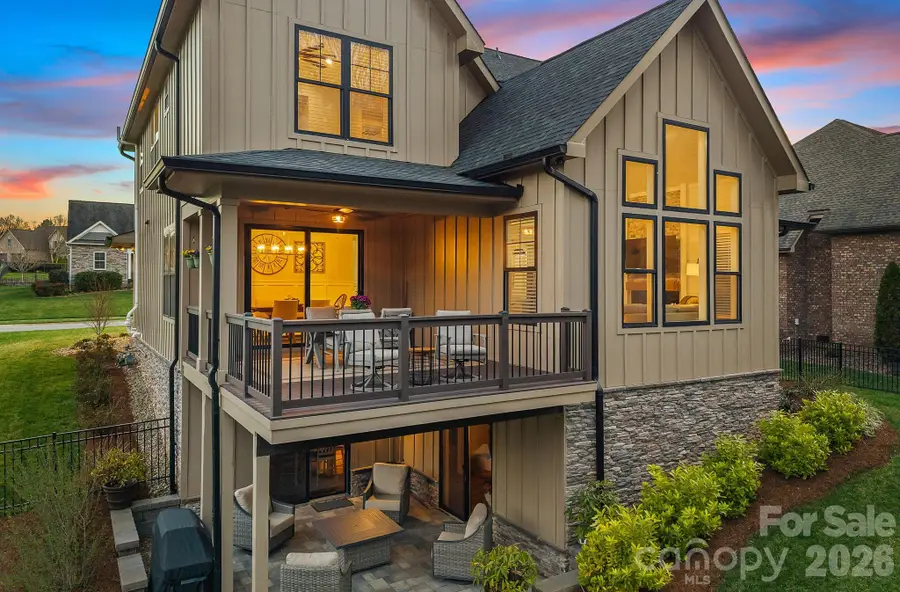 860 38th Avenue Ne, Hickory, NC 28601 - #3