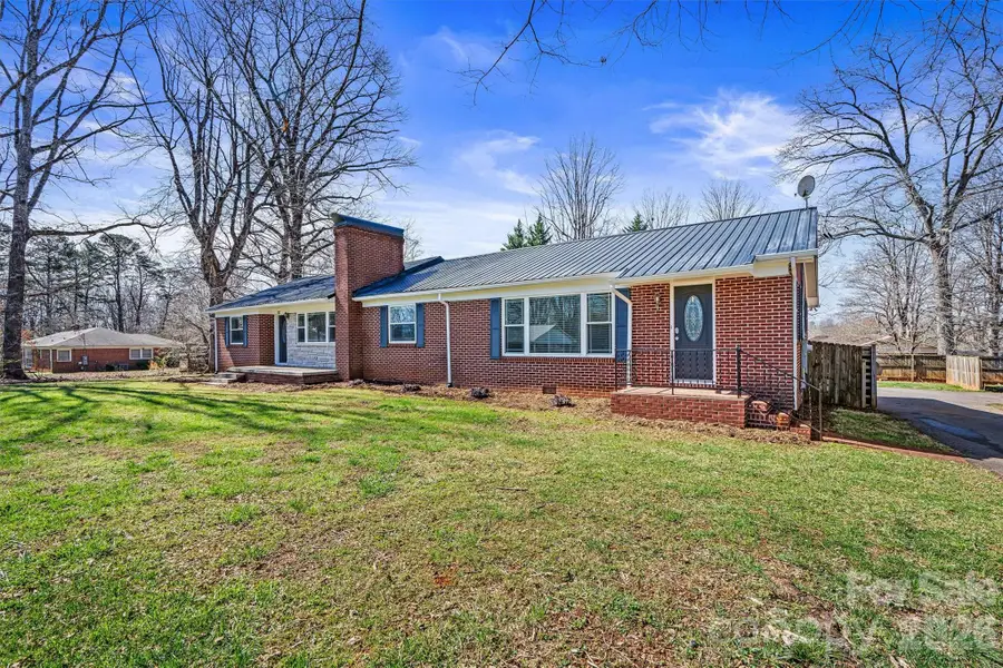 1212 3rd Street Drive Se, Conover, NC 28613 - #2