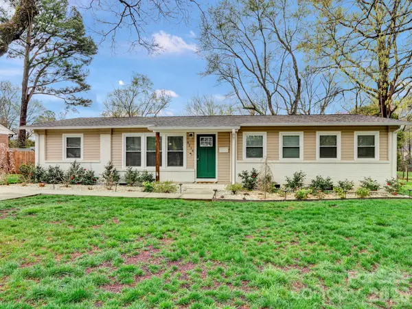 4214 Vinetta Court, Charlotte, NC 28215