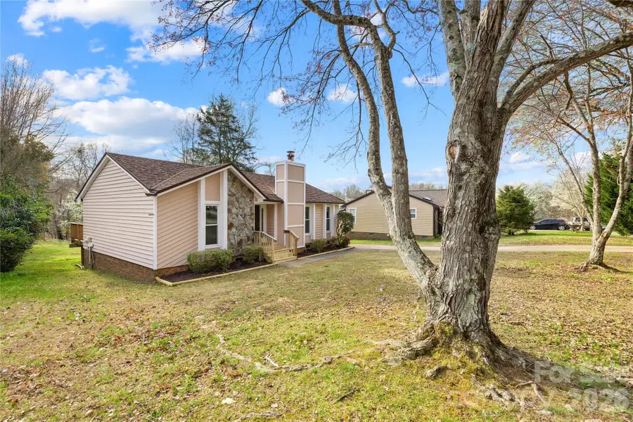 8122 Strawberry Point Drive, Charlotte, NC 28215 - #2