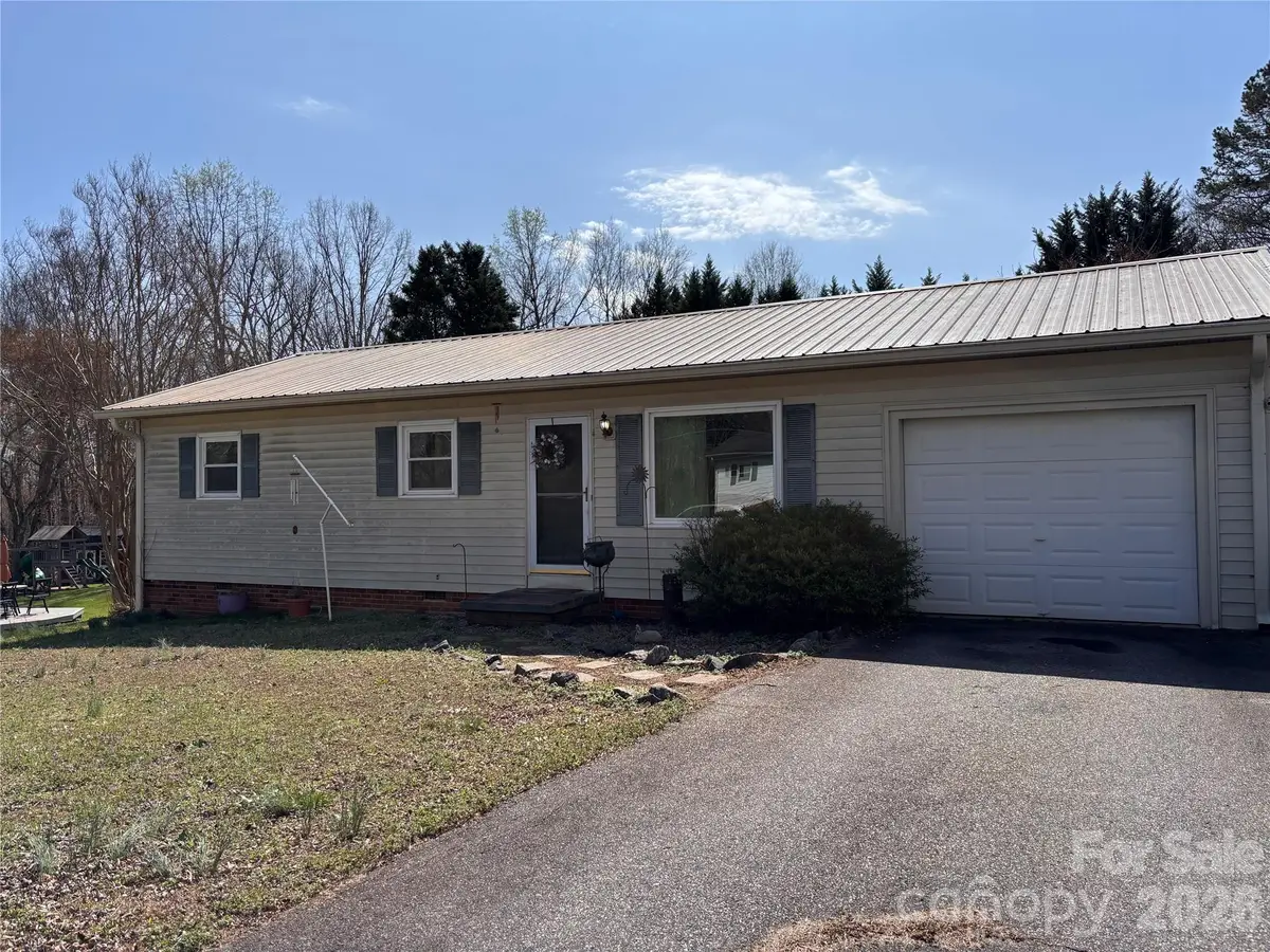 5445 Glenview Drive, Hickory, NC 28602 - #1