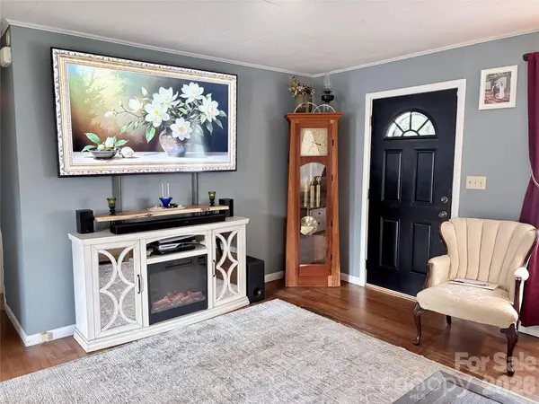 5666 Us 70 Highway E, Nebo, NC 28761