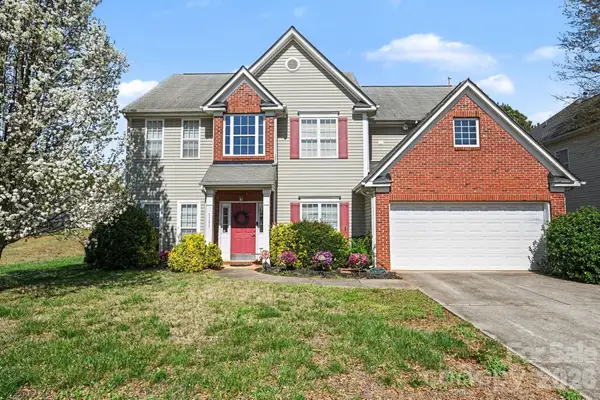 1133 Oakdale Woods Drive, Charlotte, NC 28216