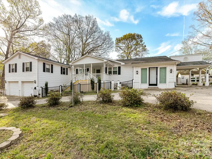 916 Lakewood Drive, Matthews, NC 28104 - #3