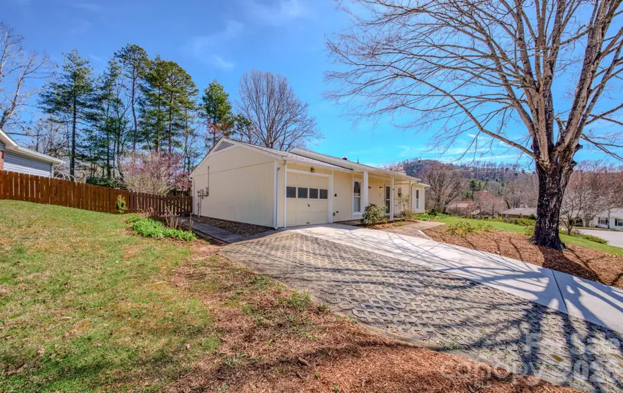 31 Knoll Ridge Drive, Asheville, NC 28804 - #2