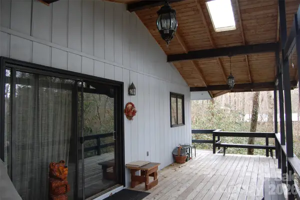 202 Knoll Circle, Newland, NC 28657