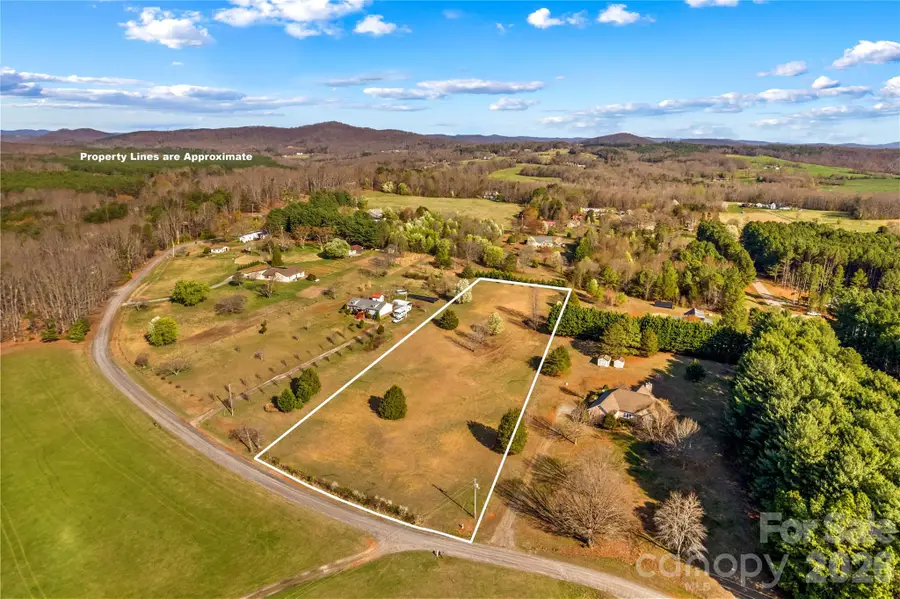 000 Tuckers Grove Road, Statesville, NC 28625 - #2