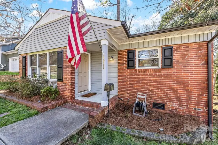 4922 Valley Stream Road, Charlotte, NC 28209 - #2