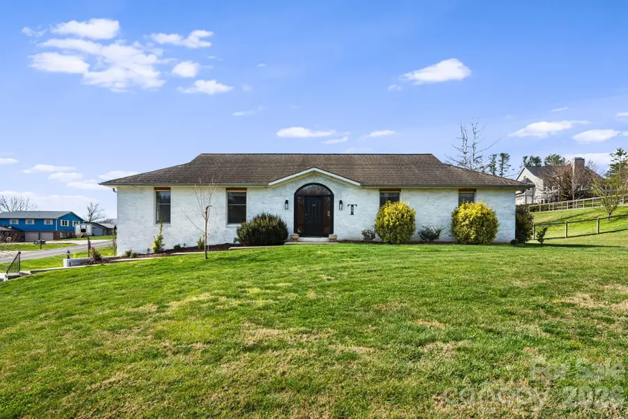 17 Amber Drive, Horse Shoe, NC 28742 - #2