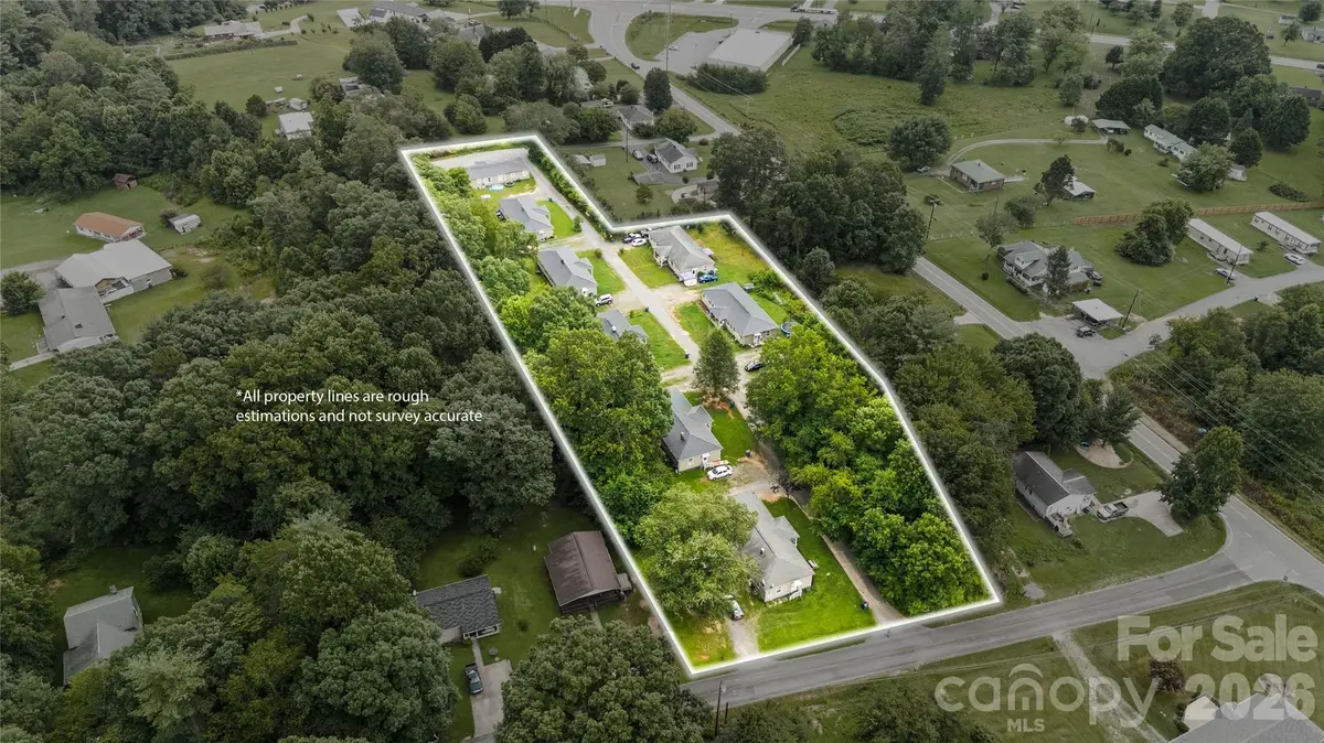 3354 Clay Apartments Court, Lenoir, NC 28645 - #1