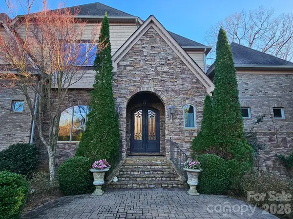 9222 Woodhall Lake Drive, Waxhaw, NC 28173