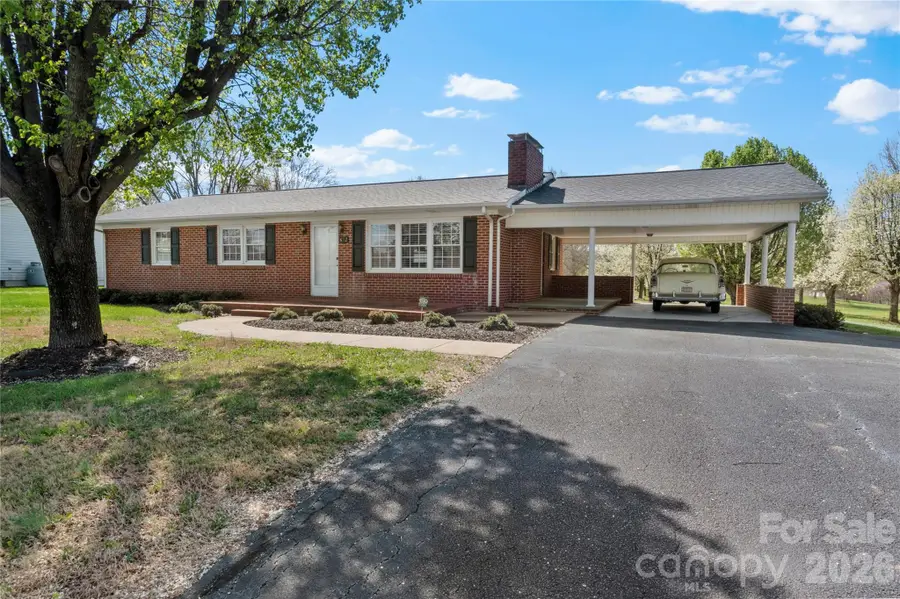 612 E Main Street, Boonville, NC 27011 - #2