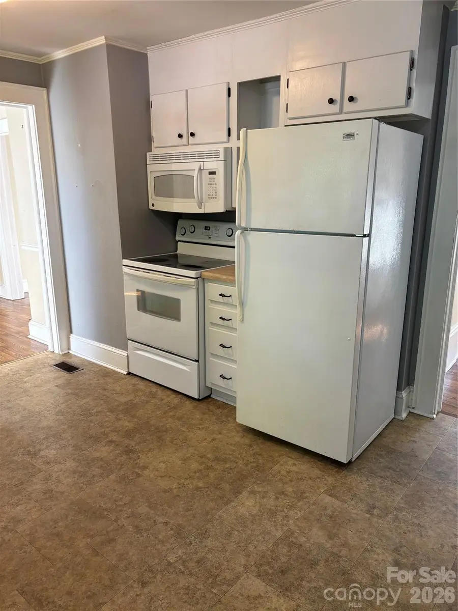 1106 8th Street Ne, Hickory, NC 28601 - #3