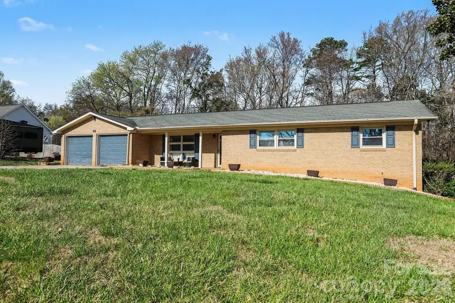213 Lakeview Drive, Harrisburg, NC 28075 - #2