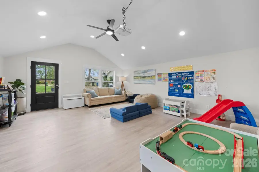 95 18th Avenue Nw, Hickory, NC 28601 - #3